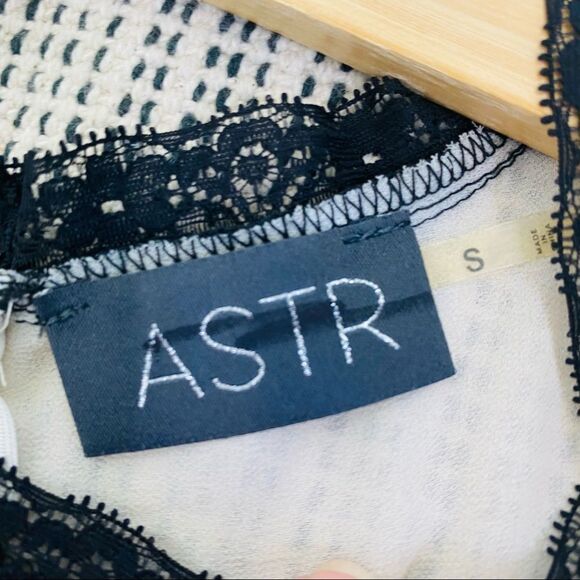 ASTR black white sheer lace sleeveless top small - Picture 5 of 5